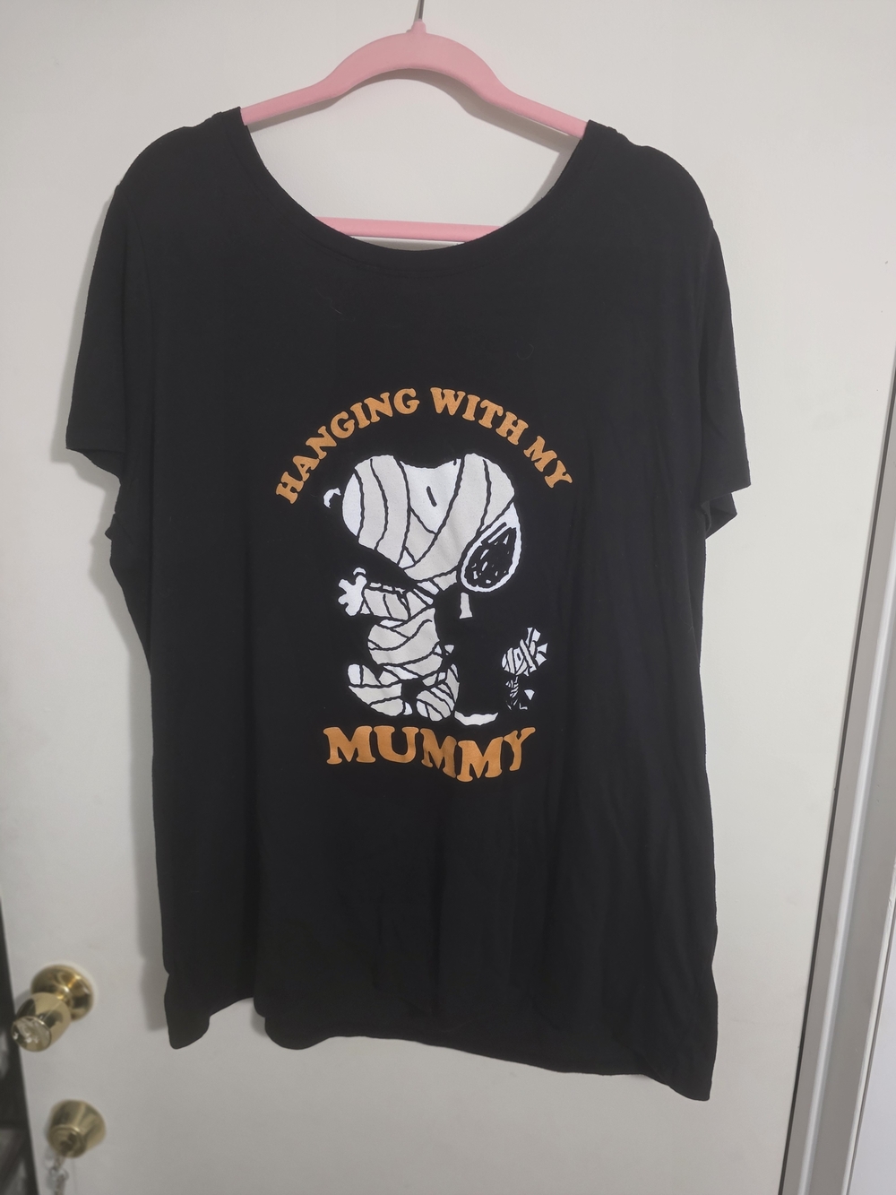 Torrid Size 3 Black PEANUTS Hanging With My Mummy' Graphic Tee